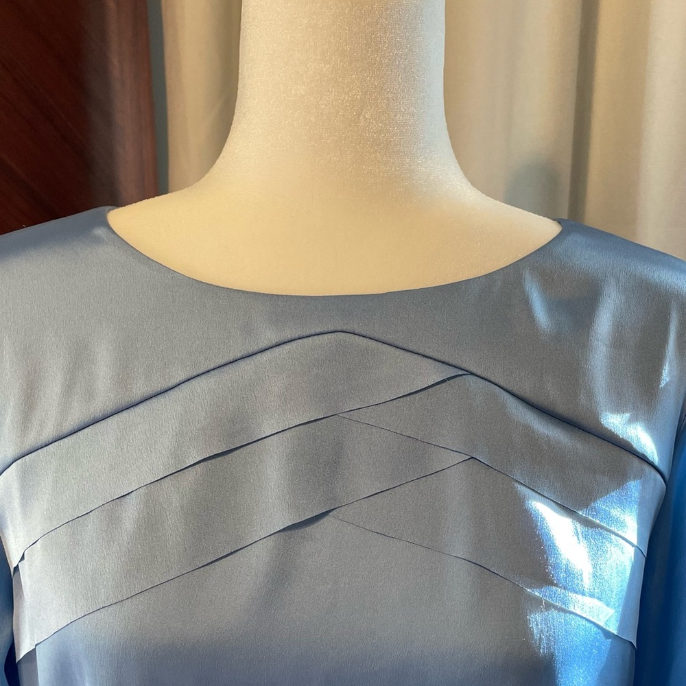 Banana Republic. Women’s charmeuse blue blouse. Sz M. French cuff